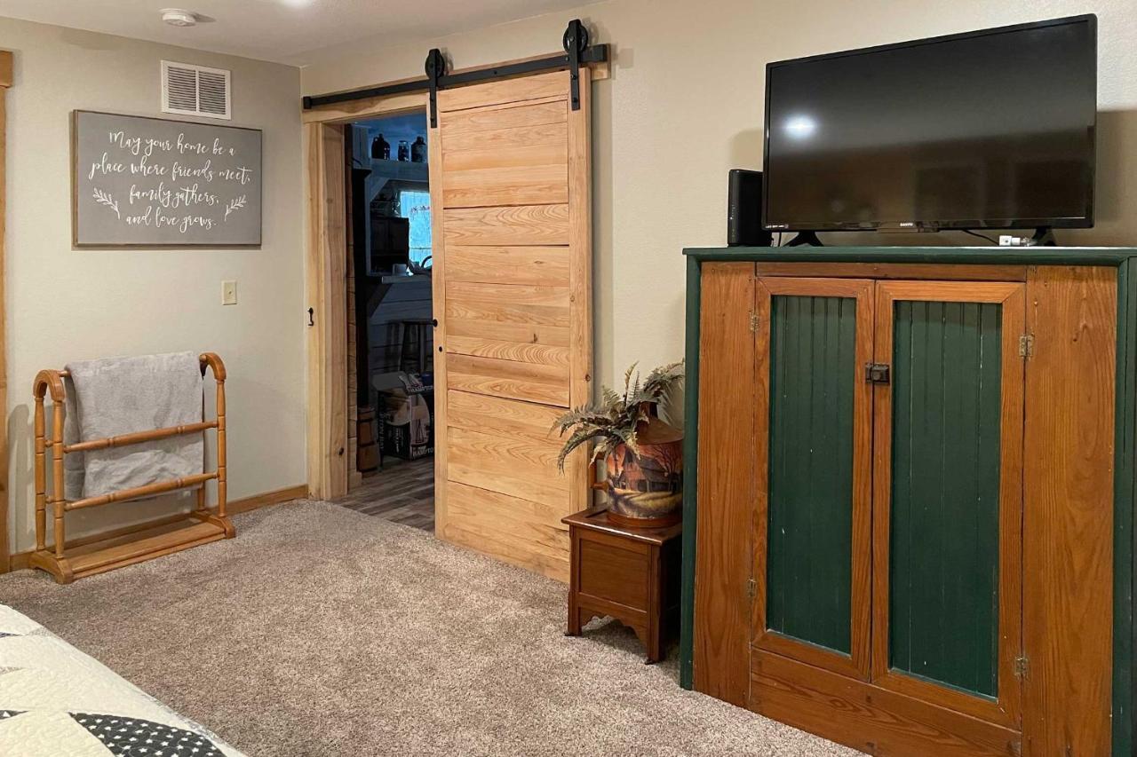 Quiet Hollister Cabin Walk To Lake Taneycomo Exterior foto